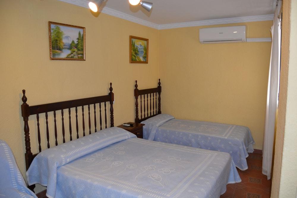Pension Giraldilla Séville Extérieur photo