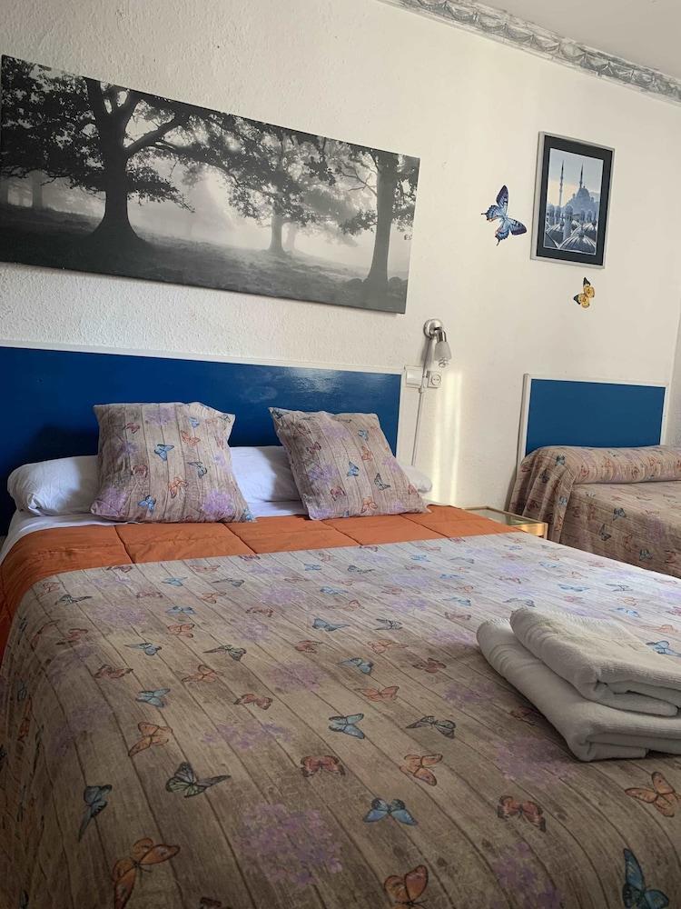 Pension Giraldilla Séville Extérieur photo