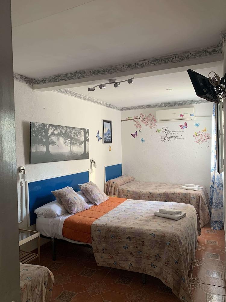 Pension Giraldilla Séville Extérieur photo