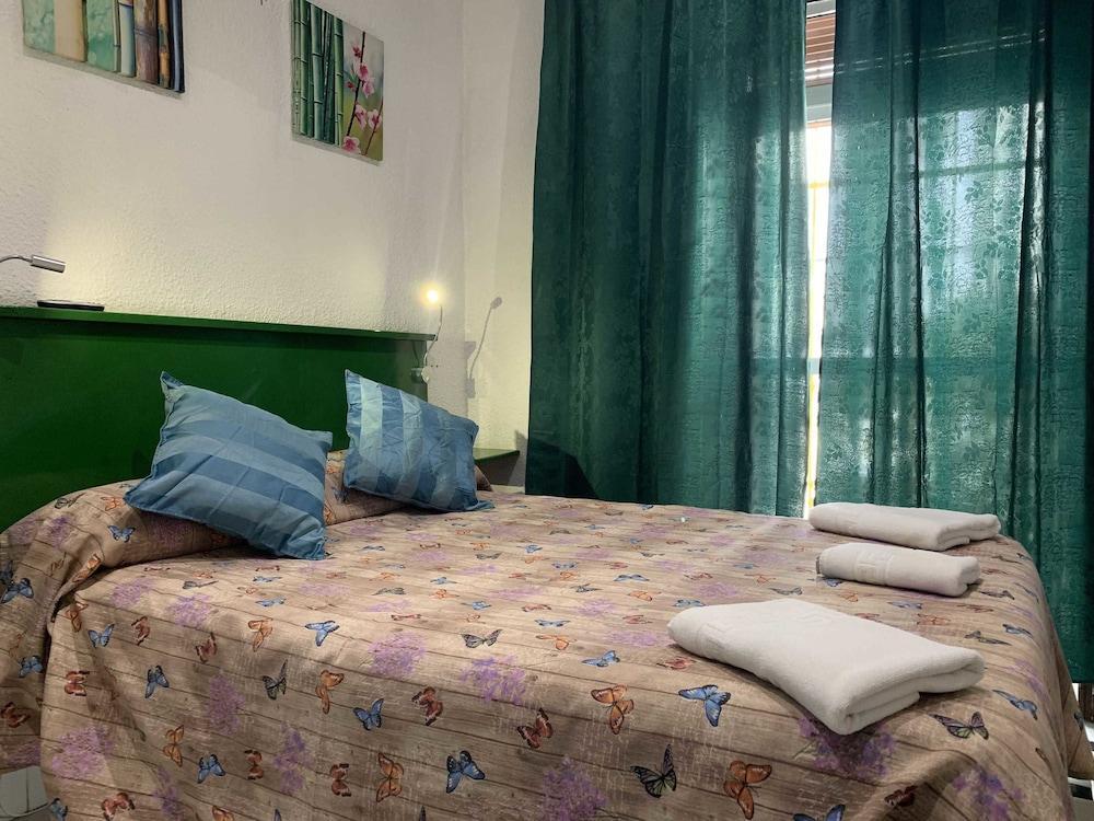 Pension Giraldilla Séville Extérieur photo